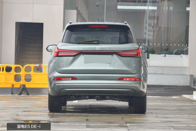 大7座新能源SUV，蓝电E5综合优惠至高3万5，启辰大V DD-i怎么比？