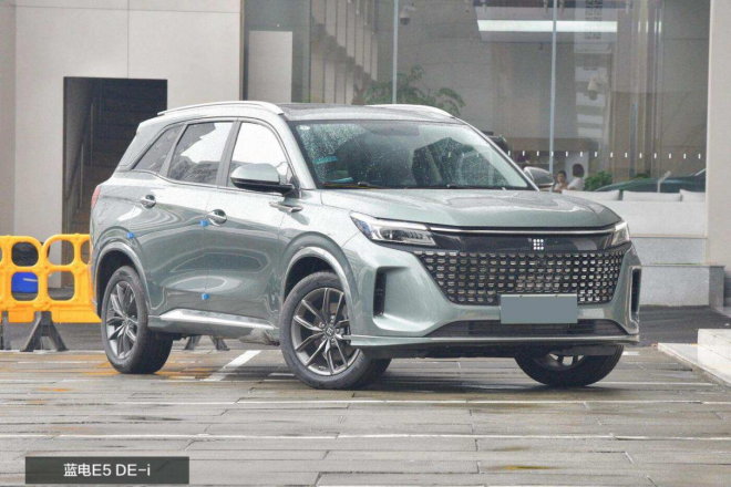 大7座的新能源SUV，蓝电E5综合优惠至高3万5，启辰大V DD-i怎么比