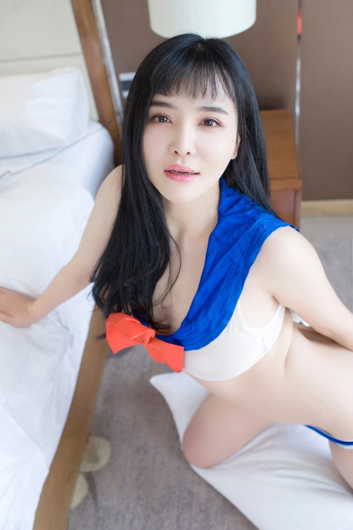 尤女郎刘钰儿脱裤翘臀香乳妖娆性感诱惑