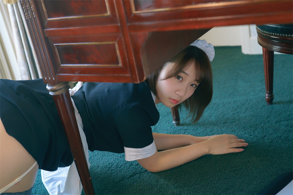 靓丽嫩妹子伊织萌女仆制服写真