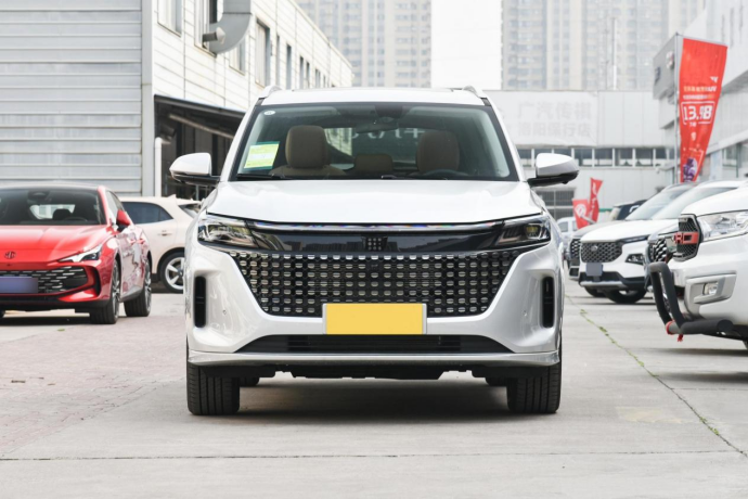 9.98万起能买混动SUV，还有7座可选，蓝电E5让博越L怎么活