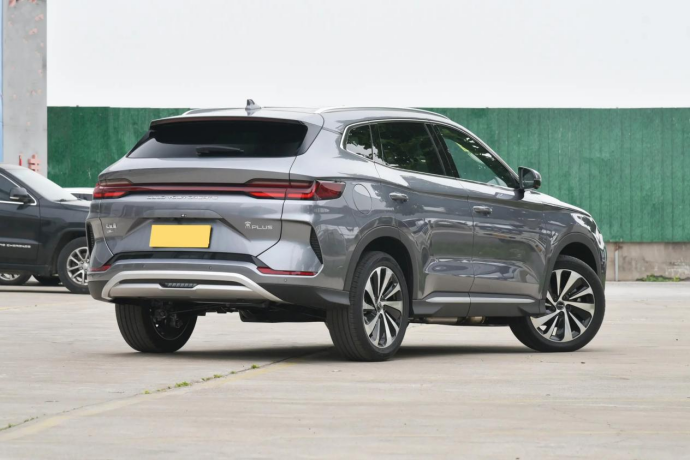 蓝电E5太狠；10万可买中型插混SUV；让宋PLUS怎么“活”啊？