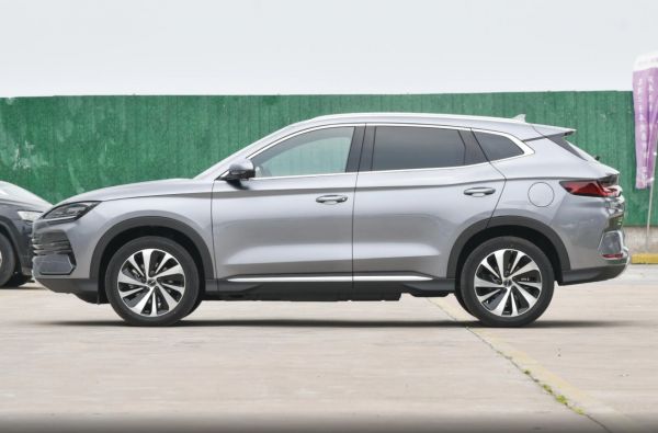 中型SUV“对抗”紧凑型SUV；最近爆火蓝电E5让宋PLUS DM-i黯然失色？