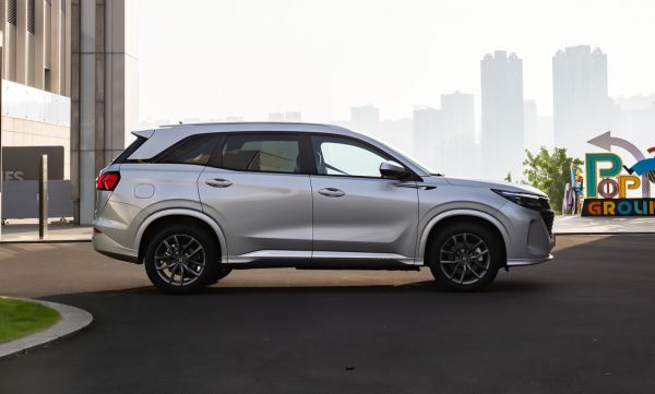 中型SUV“对抗”紧凑型SUV；最近爆火蓝电E5让宋PLUS DM-i黯然失色