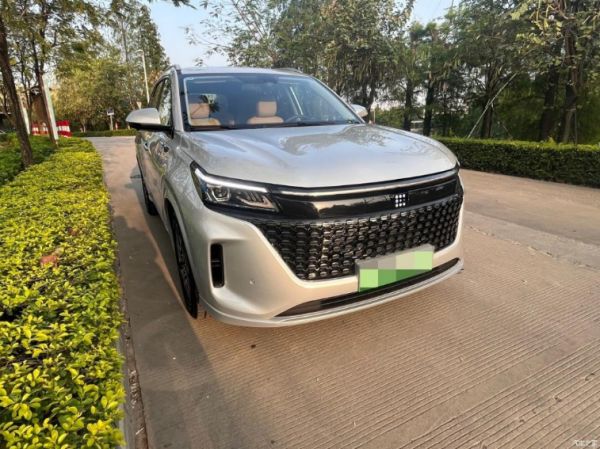 蓝电E5有多好？油耗省；续航长，9.98万就能入手的中型插混SUV