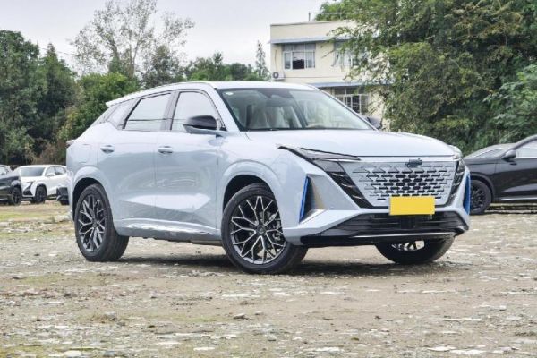 同样是插混SUV；蓝电E5定位中型才9.98万起，欧尚Z6 iDD拿什么比呢？