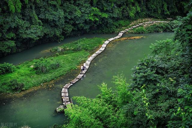 铜仁“渝”风：新城市的经济交通旅游华章