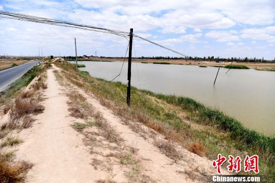 被水浸泡、遭工地包围 陕西定边明长城保护陷窘境