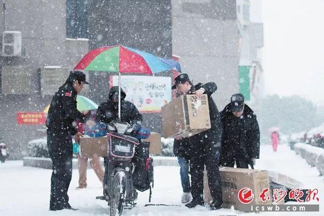 暴雪天气基本结束，长沙公路客运部分车次已恢复，冰冻也快滚蛋了！