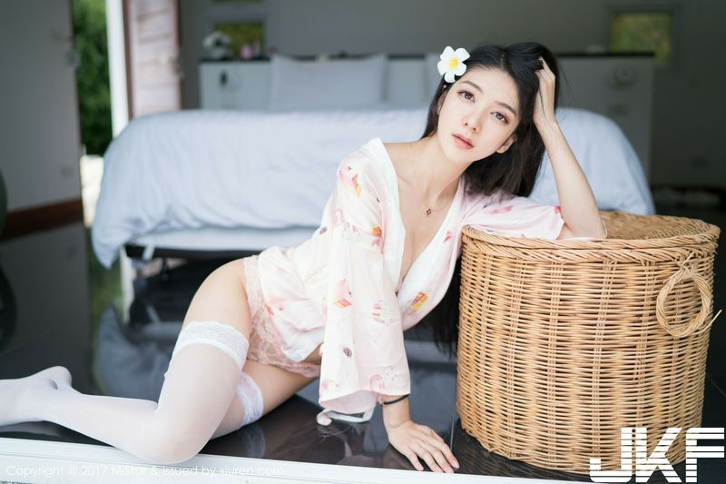 小热巴性感写真