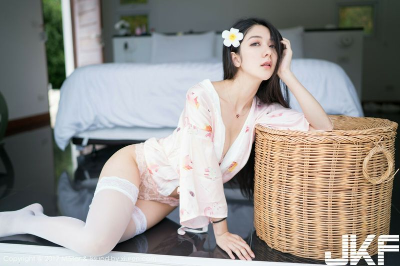 小热巴性感写真